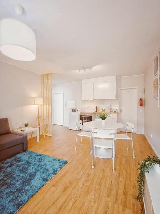 Alameda Apartments Трофа Екстериор снимка